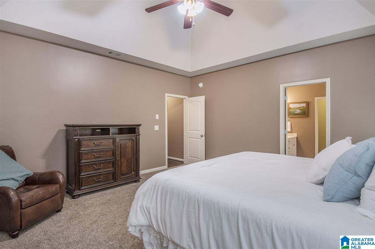 1044 Riviera Drive Calera, AL 35040 - Photo 16 of 29