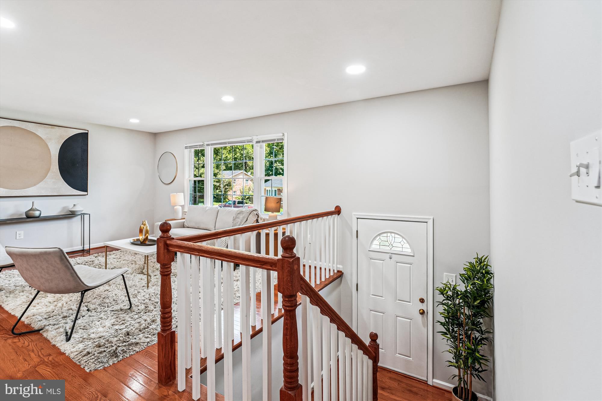 13804 Gilbert Road Woodbridge, VA 22193 - Photo 6 of 56 Entry