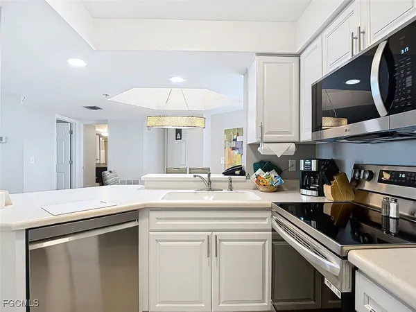 $749,000 | 6640 Estero Boulevard, Unit 401, Fort Myers Beach, FL 33931