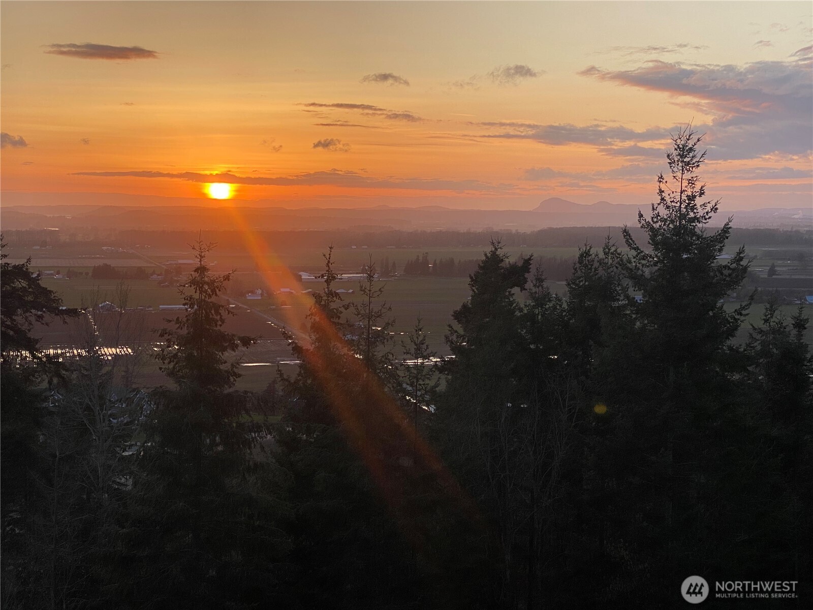 20555 Benson Ridge Mount Vernon, WA 98274 - Photo 12 of 40 a view of city and mountain