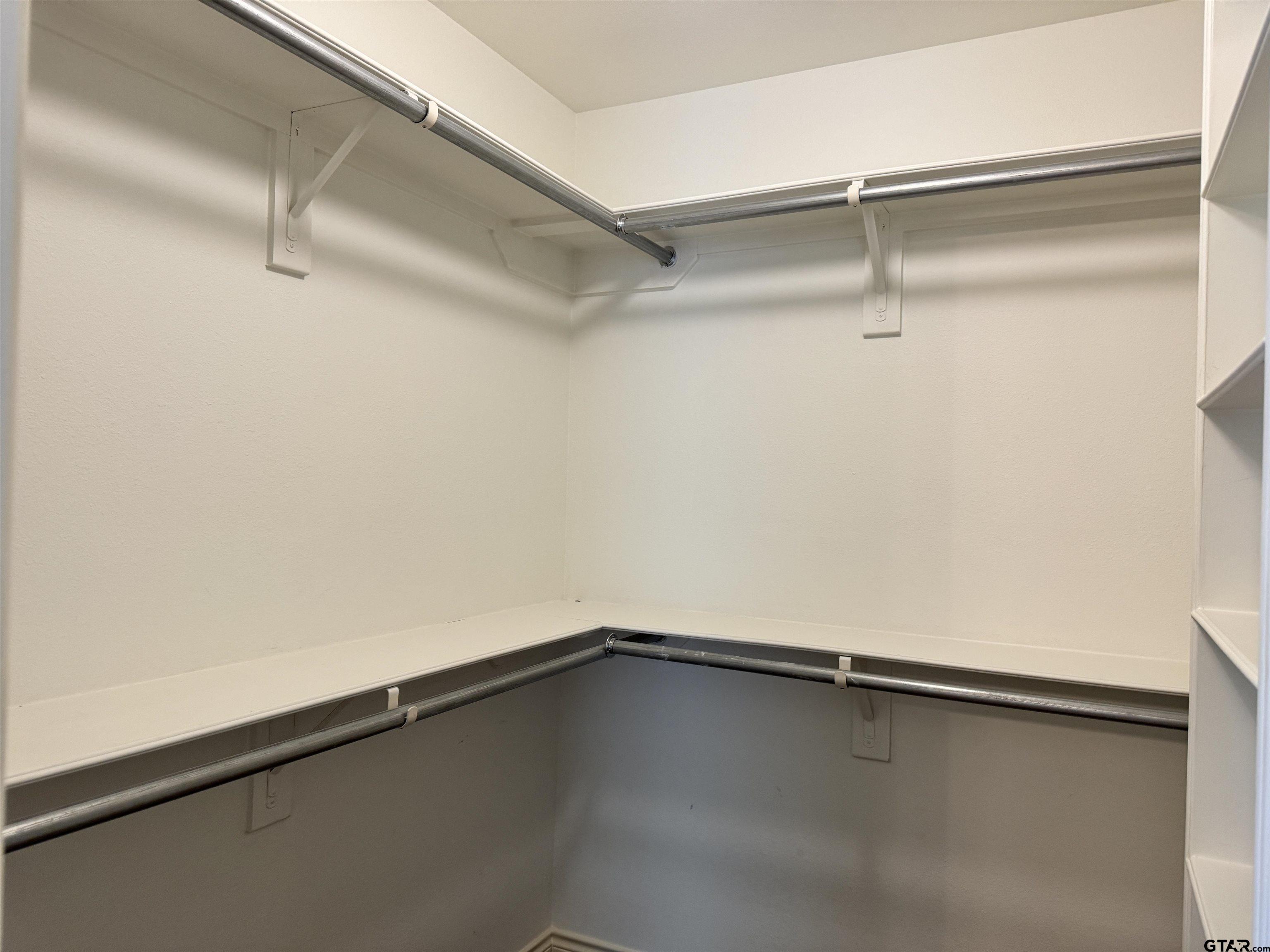 13343 Country Meadow Lane Lindale, TX 75771 - Photo 12 of 20 a close up of a microwave