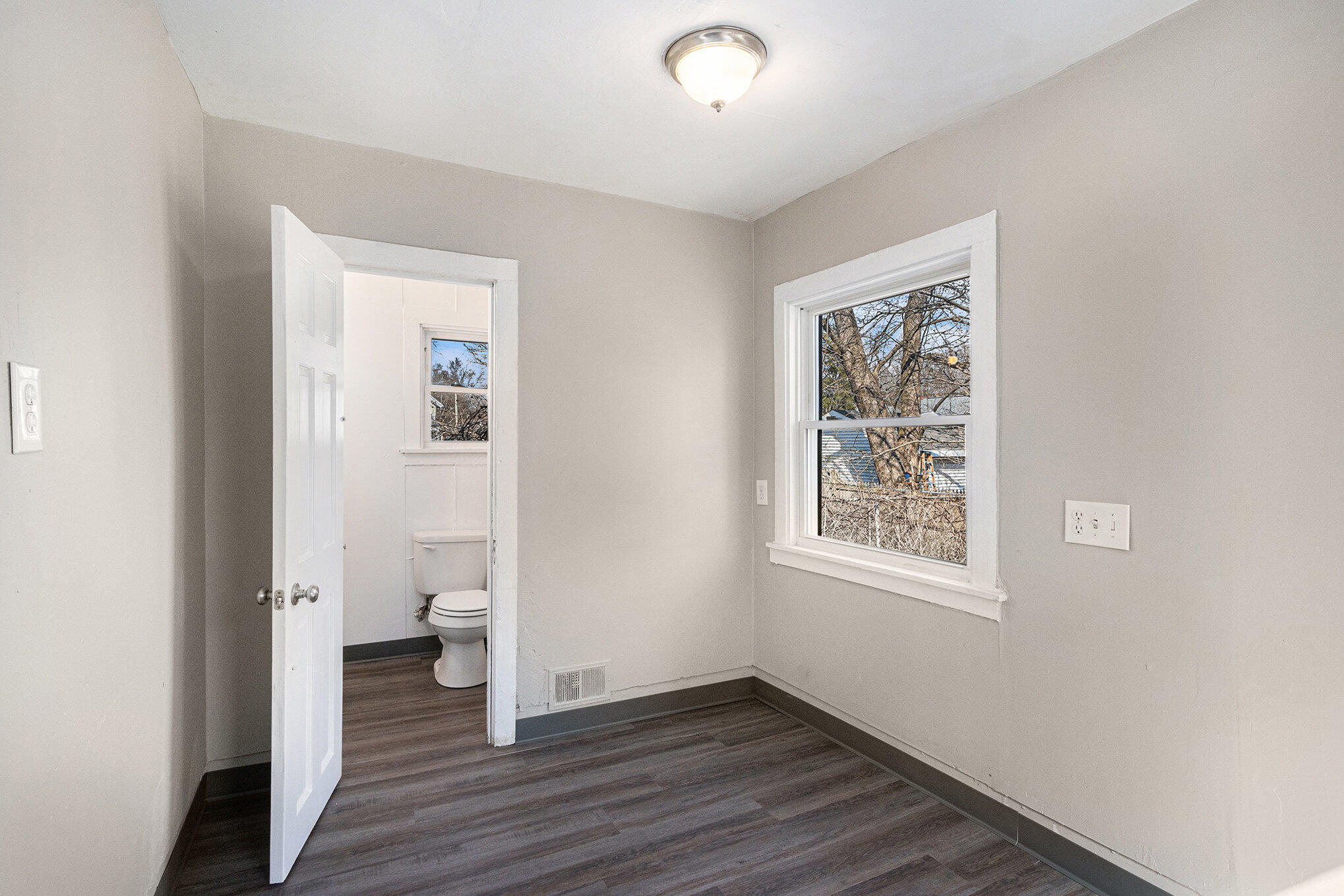 640 Edwin Avenue Kalamazoo, MI 49048 - Photo 12 of 27 020_640edwin_36_499
