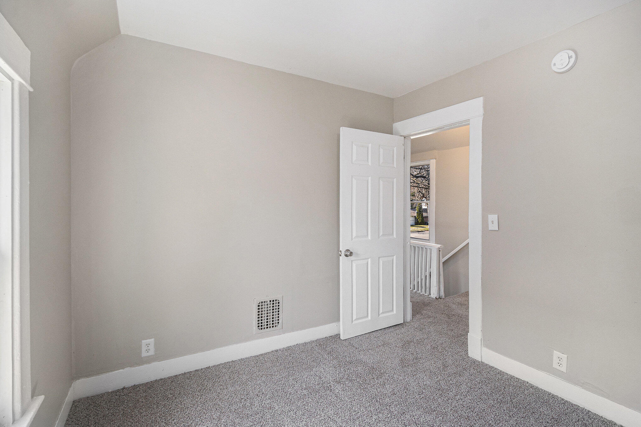 640 Edwin Avenue Kalamazoo, MI 49048 - Photo 20 of 27 018_640edwin_18_400