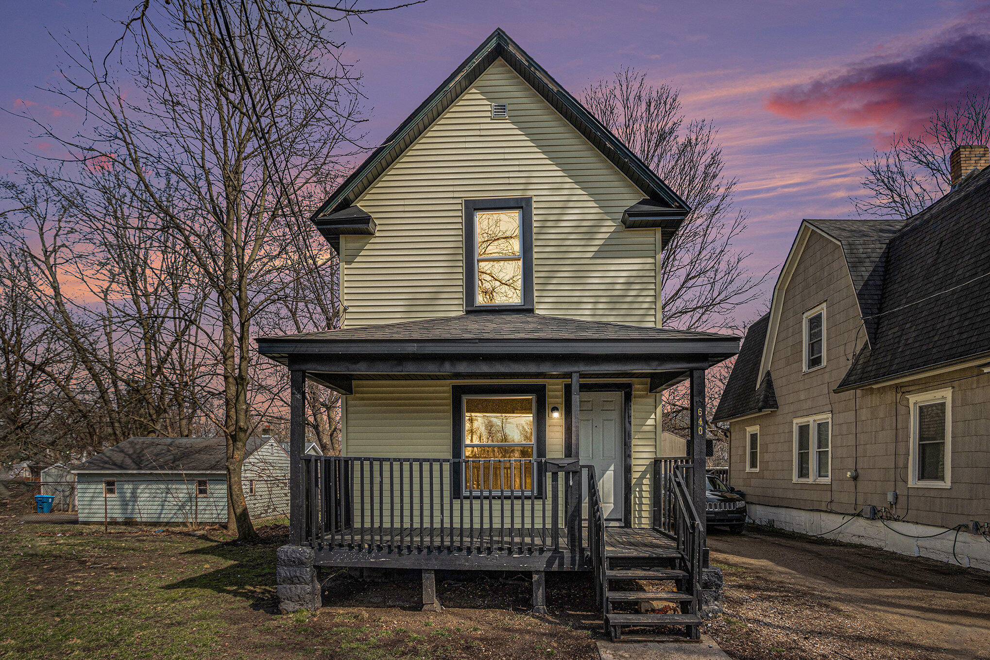 640 Edwin Avenue Kalamazoo, MI 49048 - Photo 25 of 27 001_640edwin_twilight_35