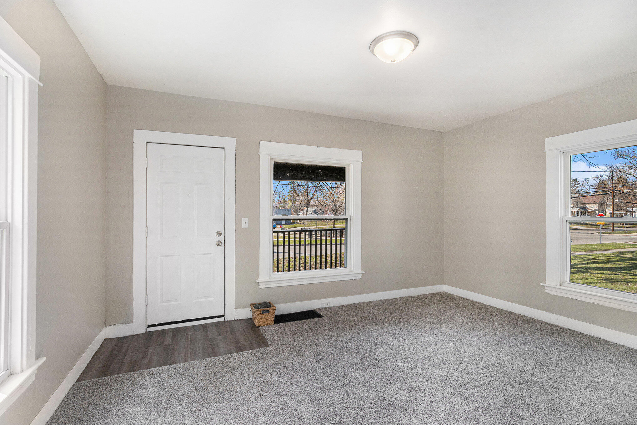 640 Edwin Avenue Kalamazoo, MI 49048 - Photo 4 of 27 005_640edwin_22_252