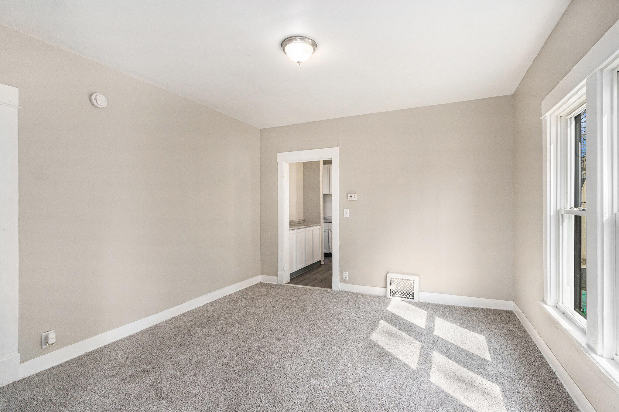 640 Edwin Avenue Kalamazoo, MI 49048 - Photo 6 of 27 007_640edwin_26_439