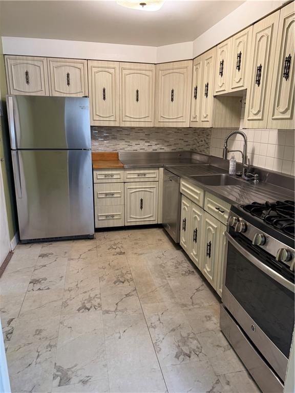 4625 Fifth Avenue, Unit 201 Pittsburgh, PA 15213 - Photo 19 of 24