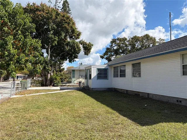 $1,975 | 1762 32nd Street, Sarasota, FL 34234