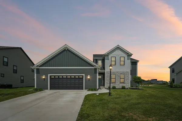 $832,500 | 9249 South Overlook Way, Franklin, WI 53132