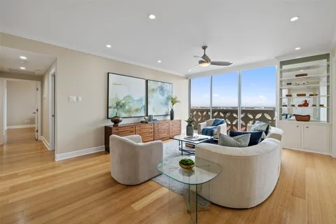 $1,295,000 | 1801 Lavaca Street, Unit 13EF, Austin, TX 78701