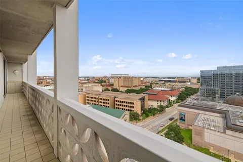 $1,295,000 | 1801 Lavaca Street, Unit 13EF, Austin, TX 78701