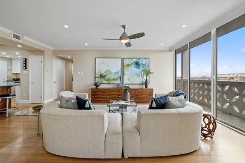 $1,295,000 | 1801 Lavaca Street, Unit 13EF, Austin, TX 78701