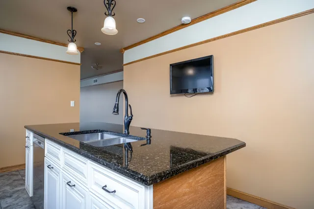 $365,000 | 104 Lakewood Drive, Antioch, IL 60002