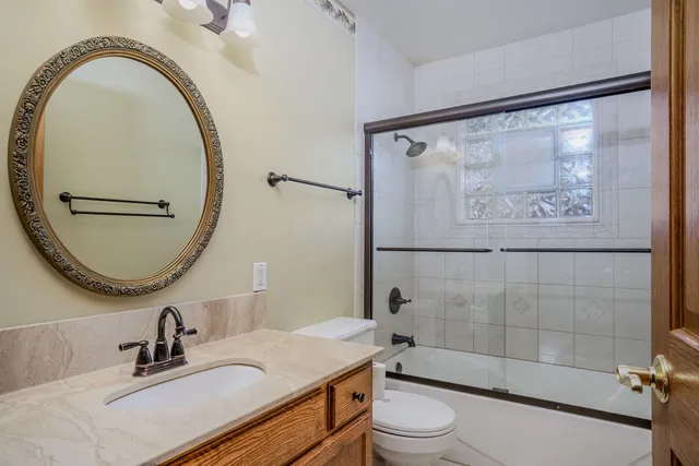 $365,000 | 104 Lakewood Drive, Antioch, IL 60002