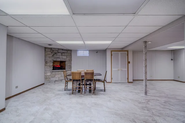 $365,000 | 104 Lakewood Drive, Antioch, IL 60002