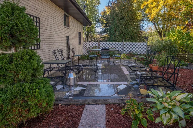 $365,000 | 104 Lakewood Drive, Antioch, IL 60002