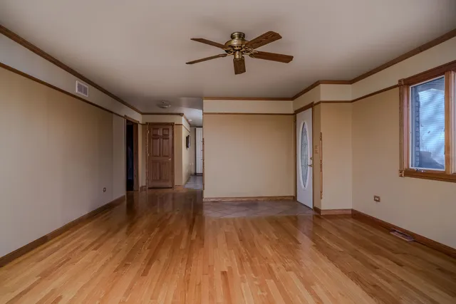 $365,000 | 104 Lakewood Drive, Antioch, IL 60002