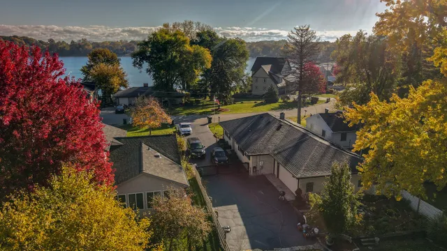 $365,000 | 104 Lakewood Drive, Antioch, IL 60002