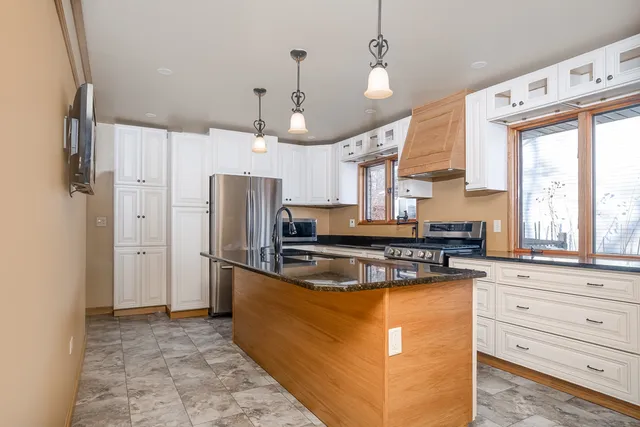 $365,000 | 104 Lakewood Drive, Antioch, IL 60002