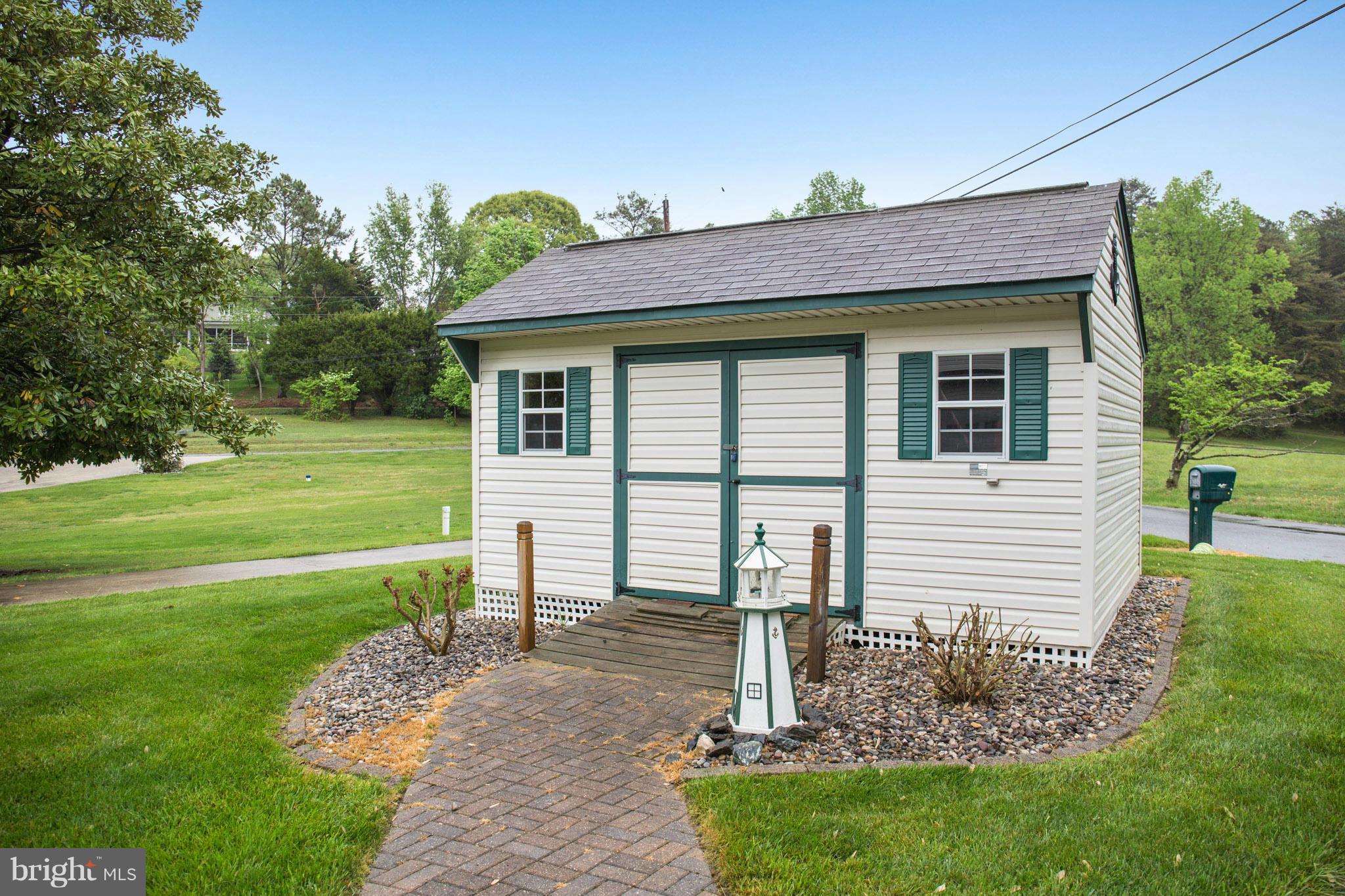 11722 Hilltop Road Lusby, MD 20657 - Photo 6 of 30 Exterior (General)