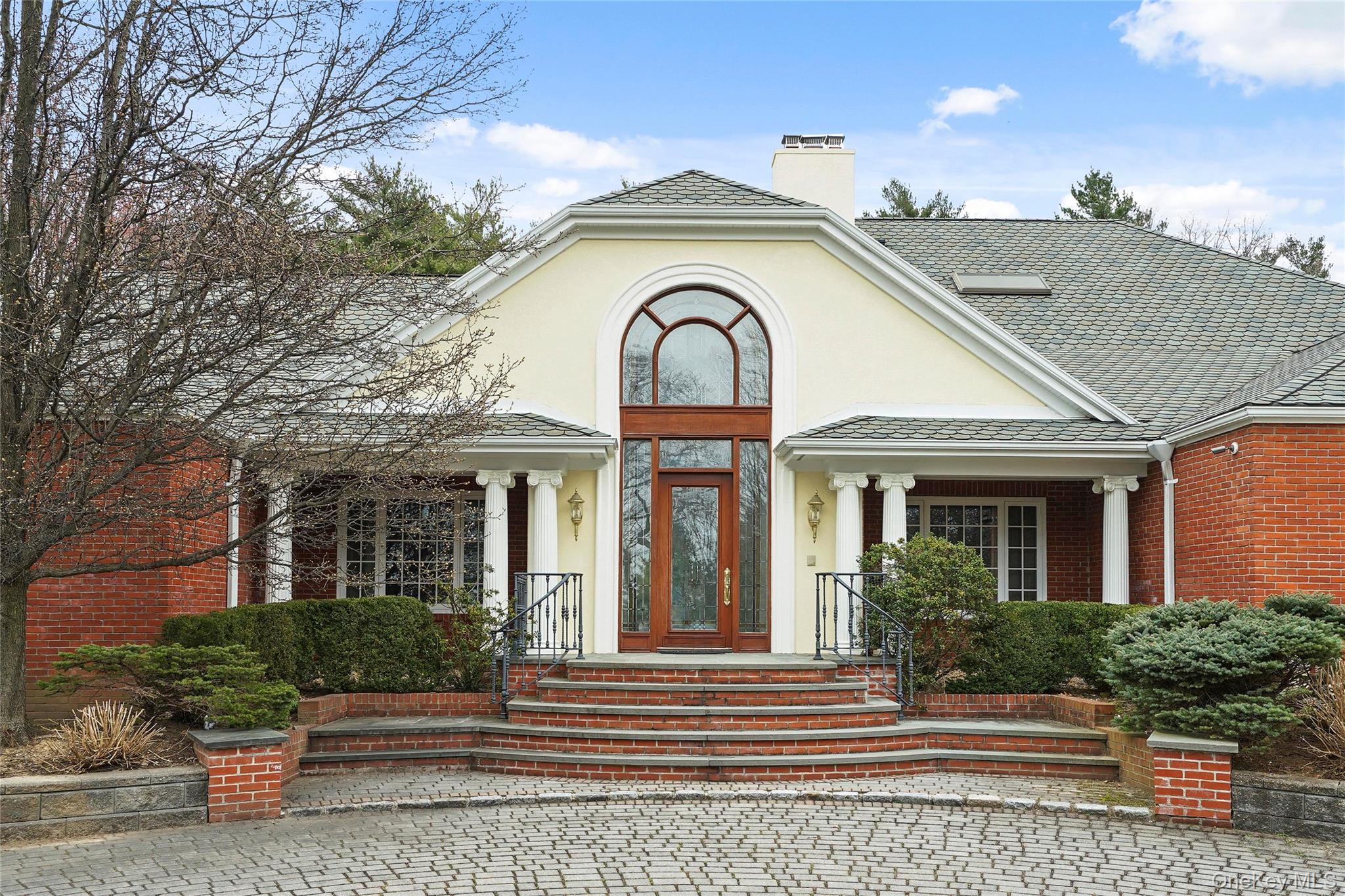 10 Hill Road Sands Point, NY 11050 - Photo 1 of 46