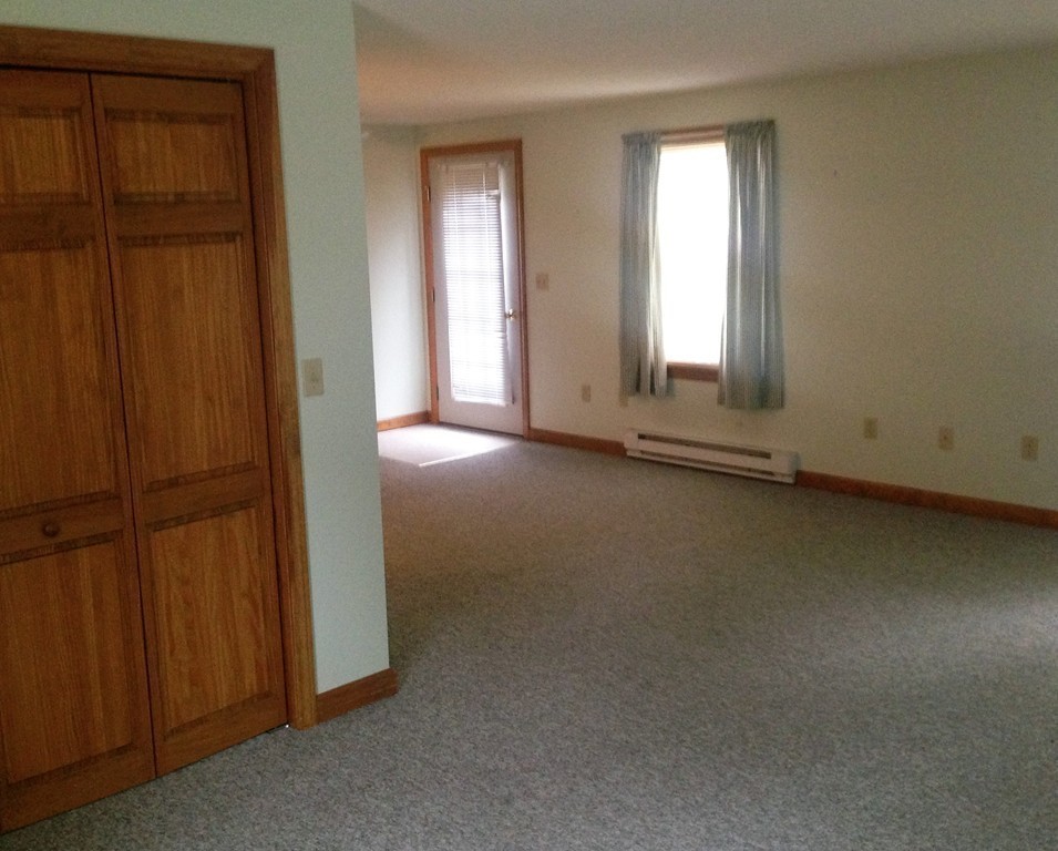 54 Brighton Street Springfield, MA 01118 - Photo 11 of 28 Gallery Image 11