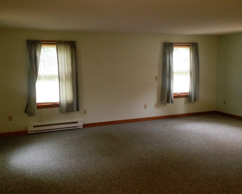 54 Brighton Street Springfield, MA 01118 - Photo 12 of 28 Gallery Image 12