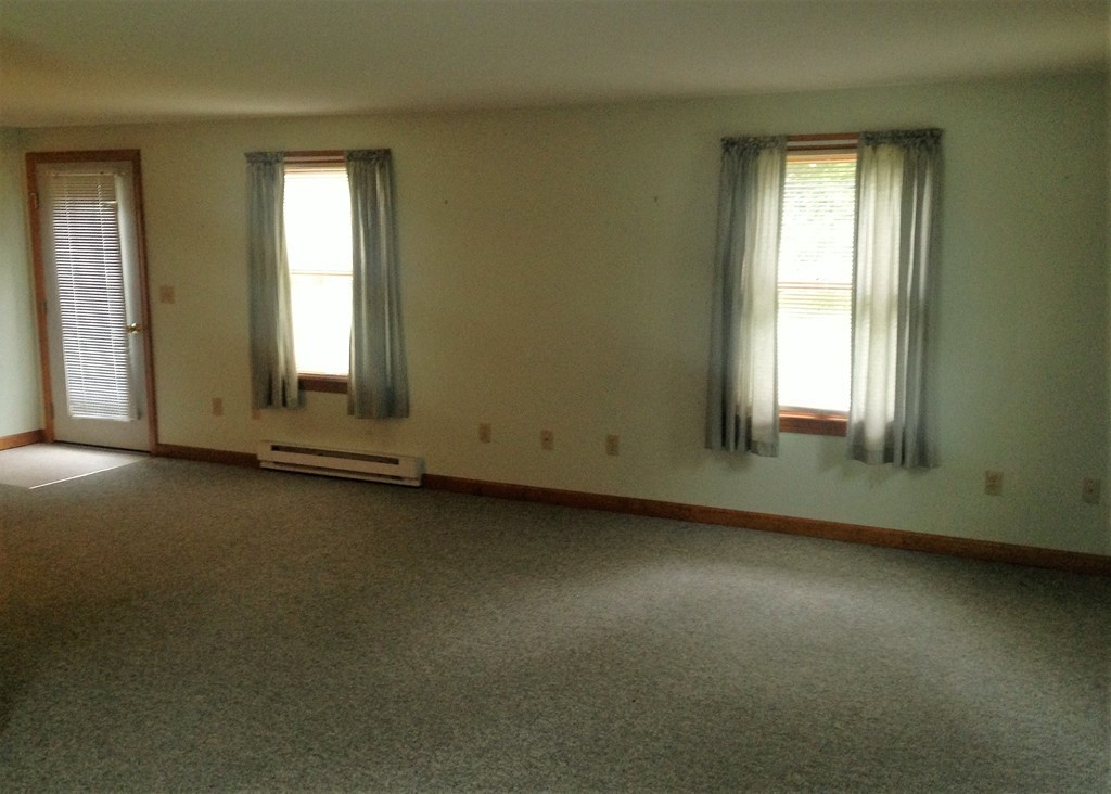 54 Brighton Street Springfield, MA 01118 - Photo 14 of 28 Gallery Image 14