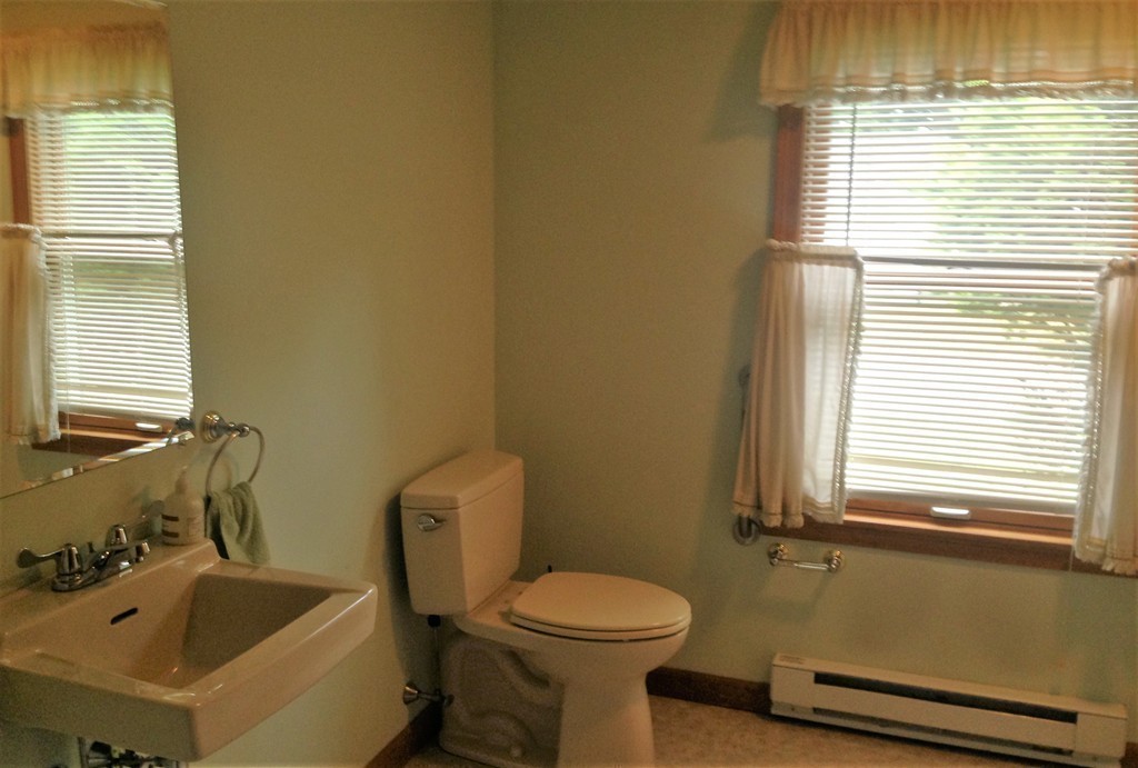 54 Brighton Street Springfield, MA 01118 - Photo 16 of 28 Gallery Image 16