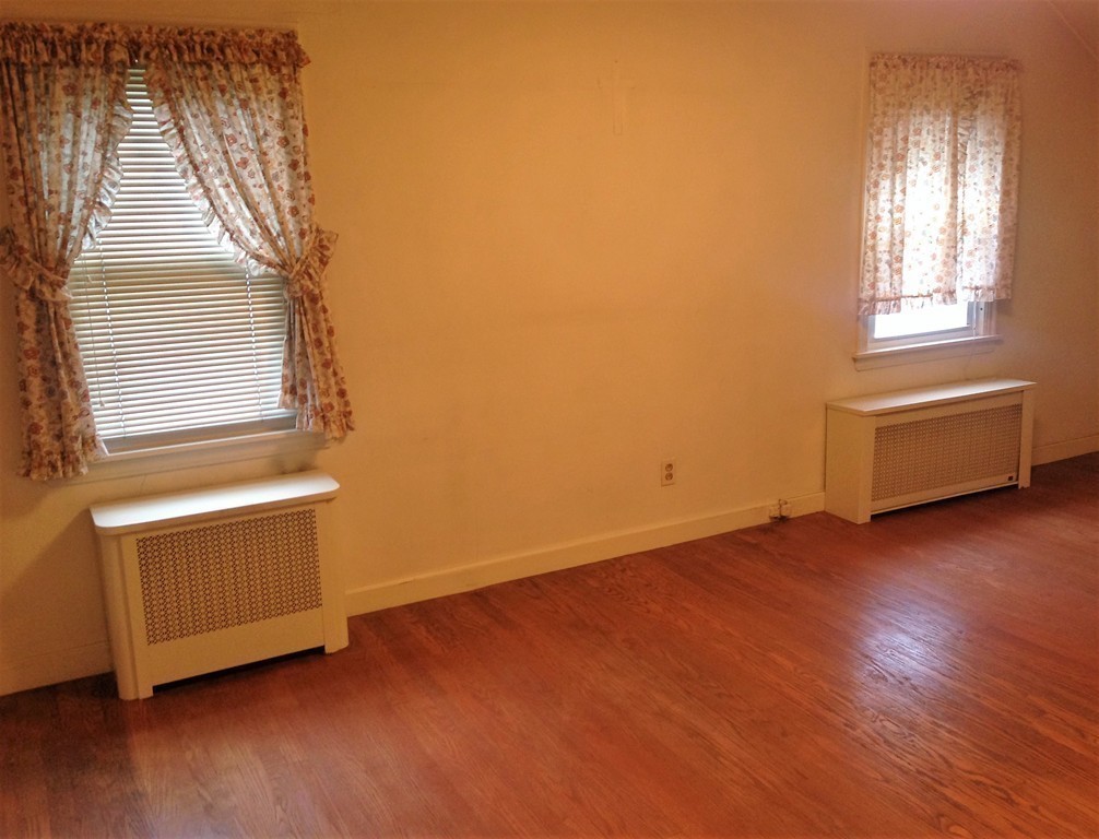 54 Brighton Street Springfield, MA 01118 - Photo 18 of 28 Gallery Image 18