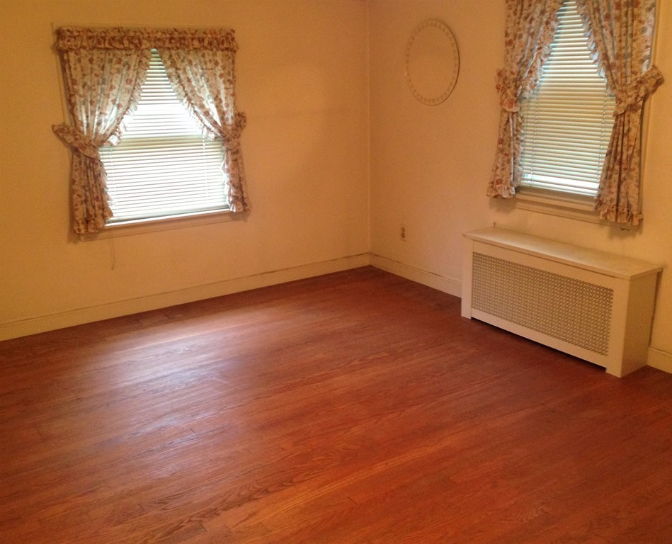 54 Brighton Street Springfield, MA 01118 - Photo 19 of 28 Gallery Image 19