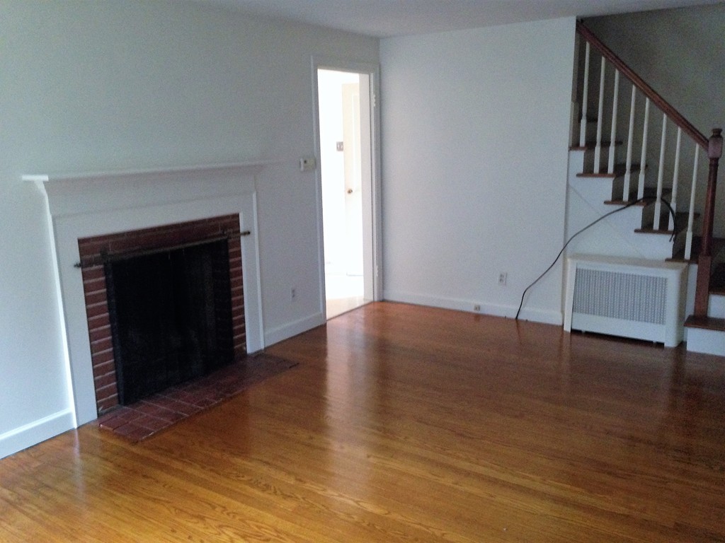 54 Brighton Street Springfield, MA 01118 - Photo 6 of 28 Gallery Image 6