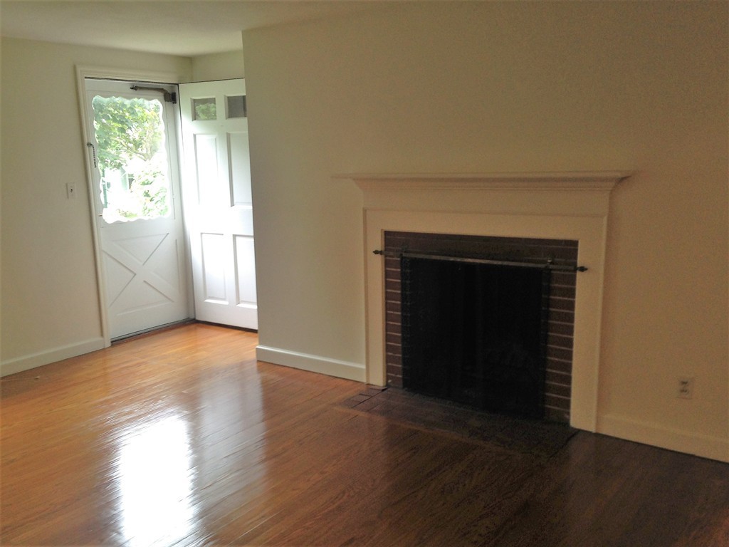 54 Brighton Street Springfield, MA 01118 - Photo 7 of 28 Gallery Image 7