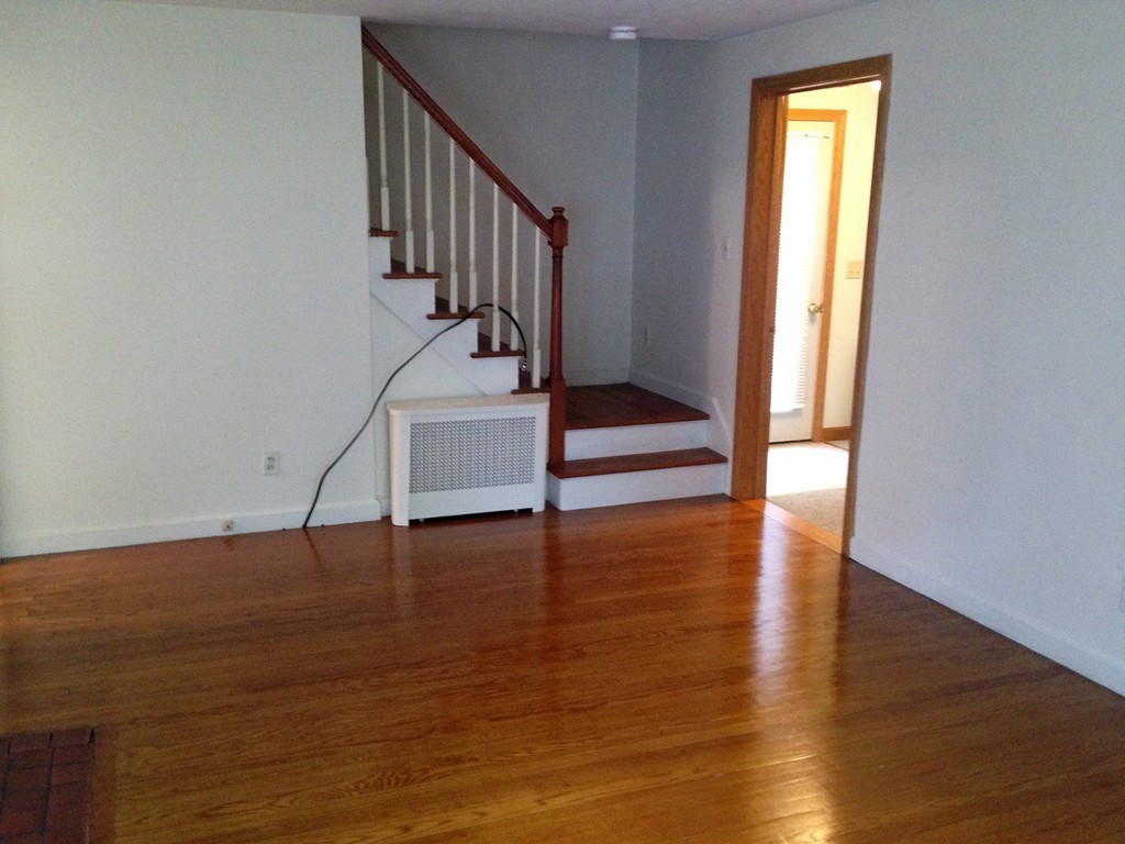 54 Brighton Street Springfield, MA 01118 - Photo 8 of 28 Gallery Image 8