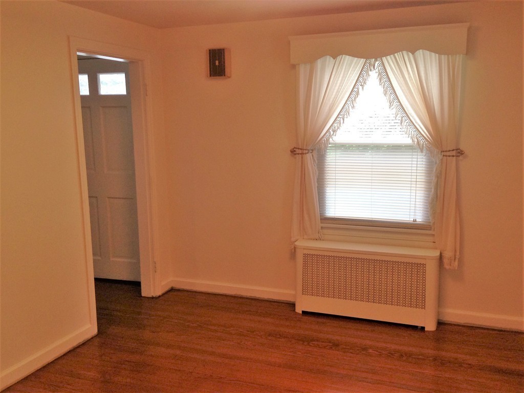 54 Brighton Street Springfield, MA 01118 - Photo 9 of 28 Gallery Image 9