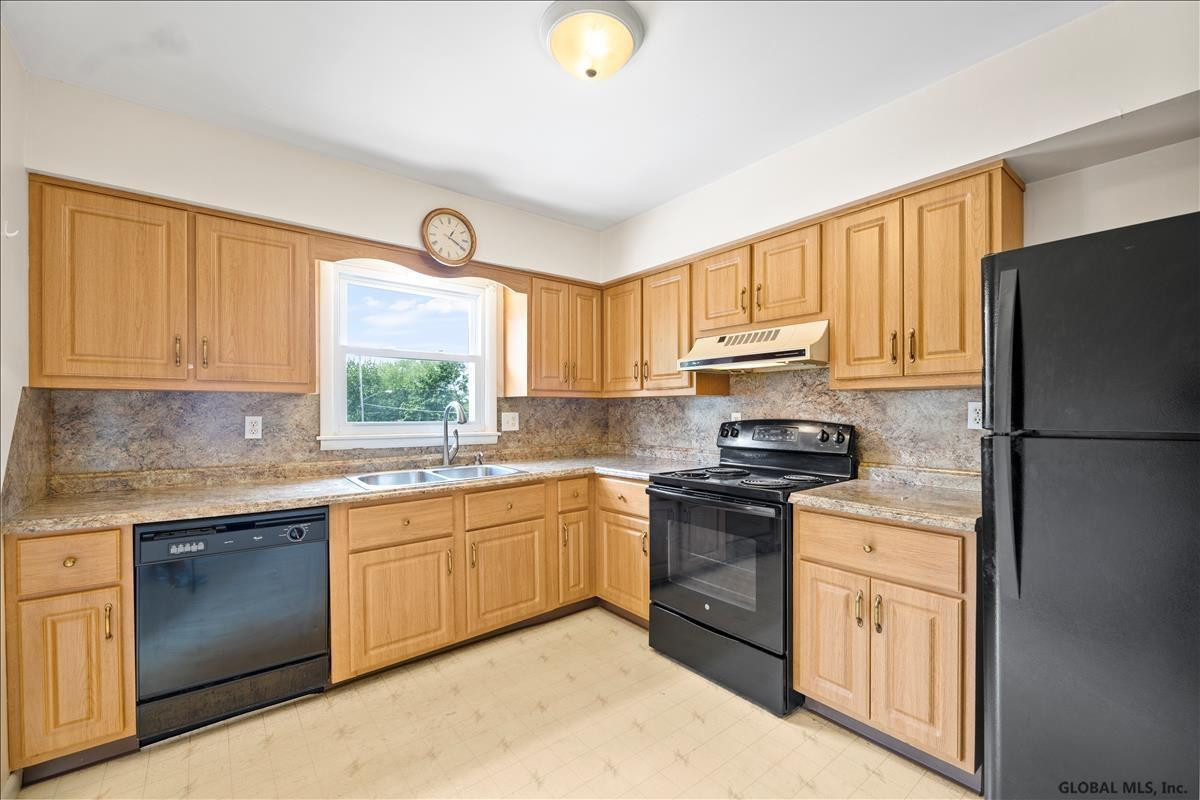 122 Forts Ferry Road Colonie, NY 12110 - Photo 4 of 14 Photo 4