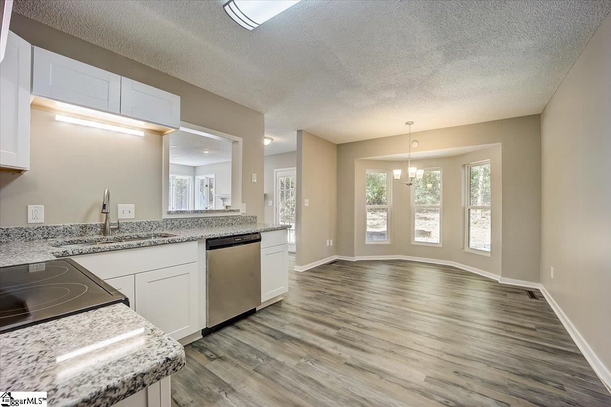 6 Fox Ridge Place Taylors, SC 29687 - Photo 4 of 16 Gallery Image 4