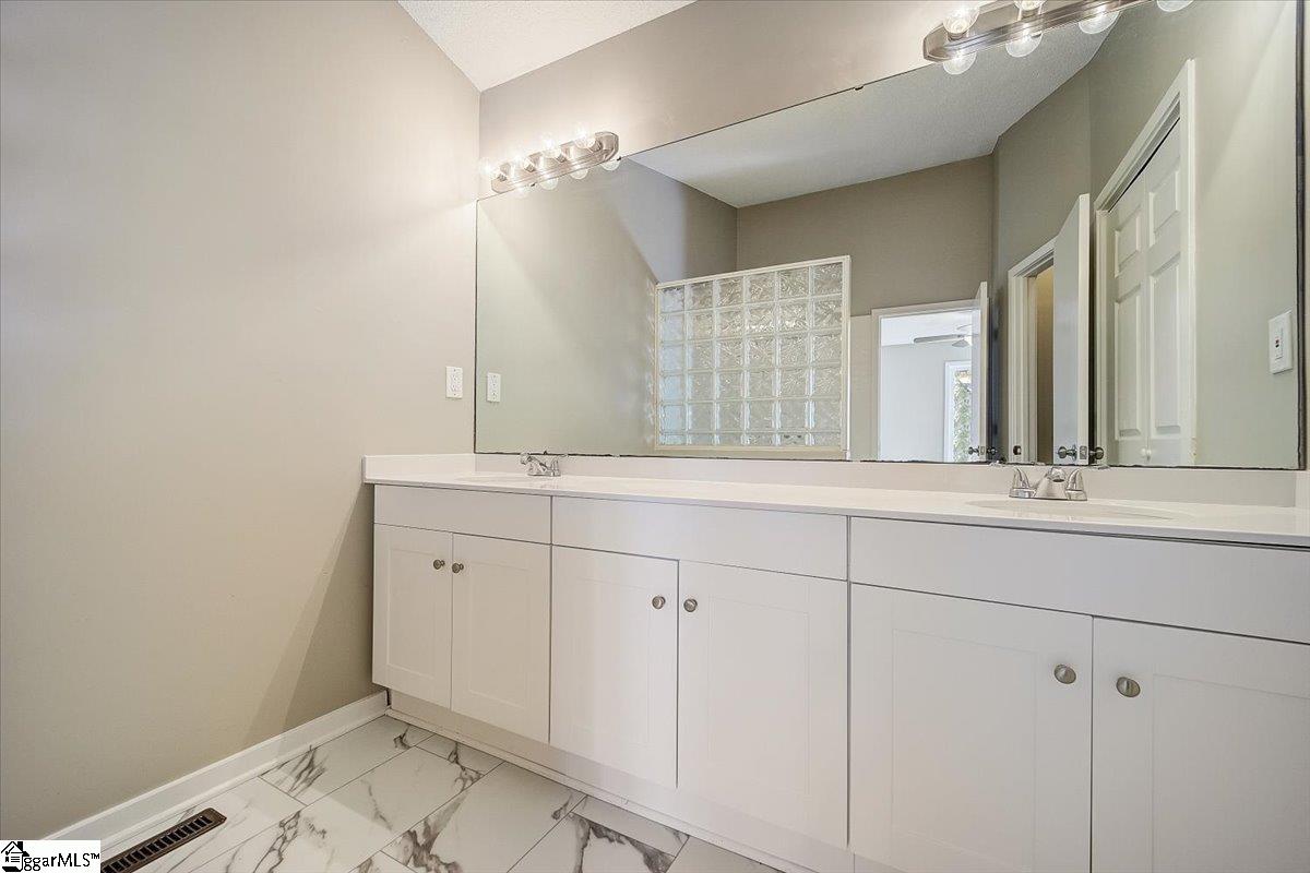 6 Fox Ridge Place Taylors, SC 29687 - Photo 8 of 16 Gallery Image 8