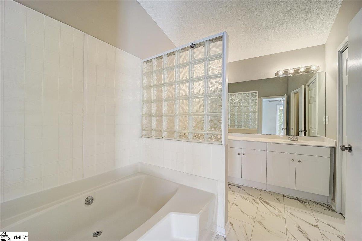 6 Fox Ridge Place Taylors, SC 29687 - Photo 9 of 16 Gallery Image 9