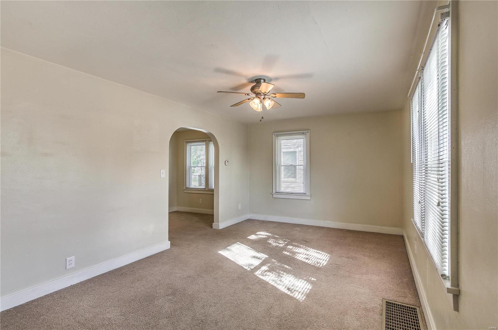 1333 Milton Road Alton, IL 62002 - Photo 3 of 18 Gallery Image 3