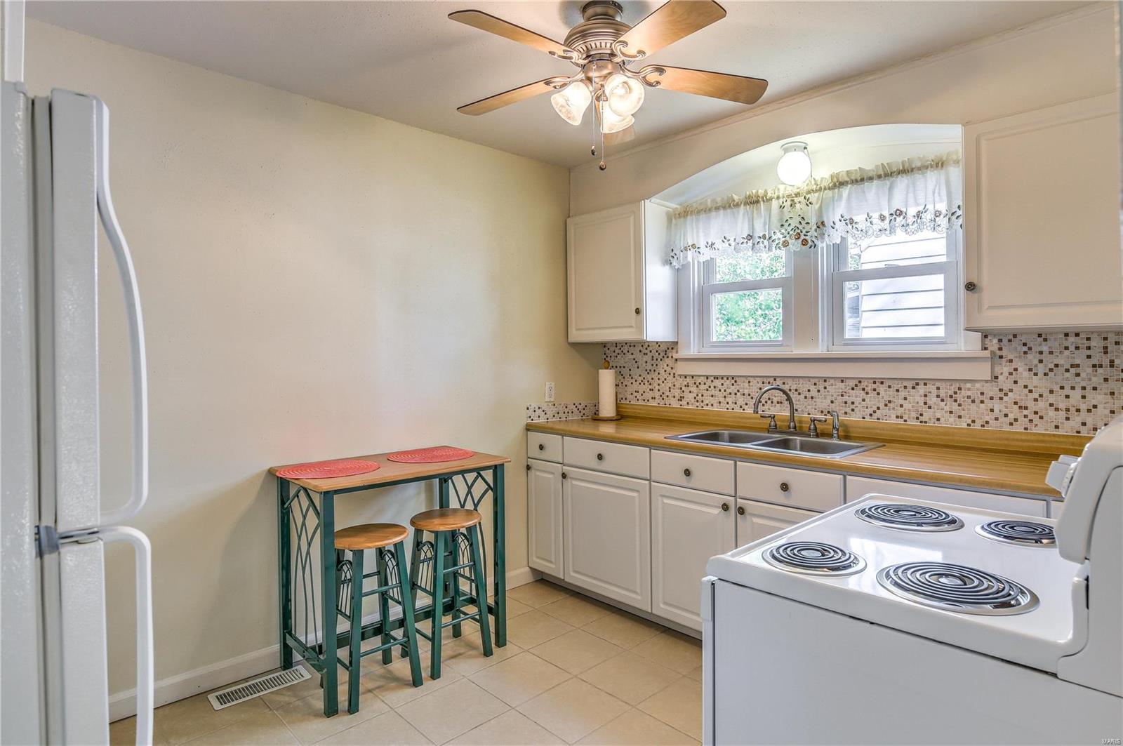 1333 Milton Road Alton, IL 62002 - Photo 6 of 18 Gallery Image 6
