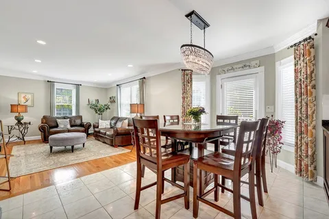 $1,265,000 | 2 Heritage Lane, Saugus, MA 01906