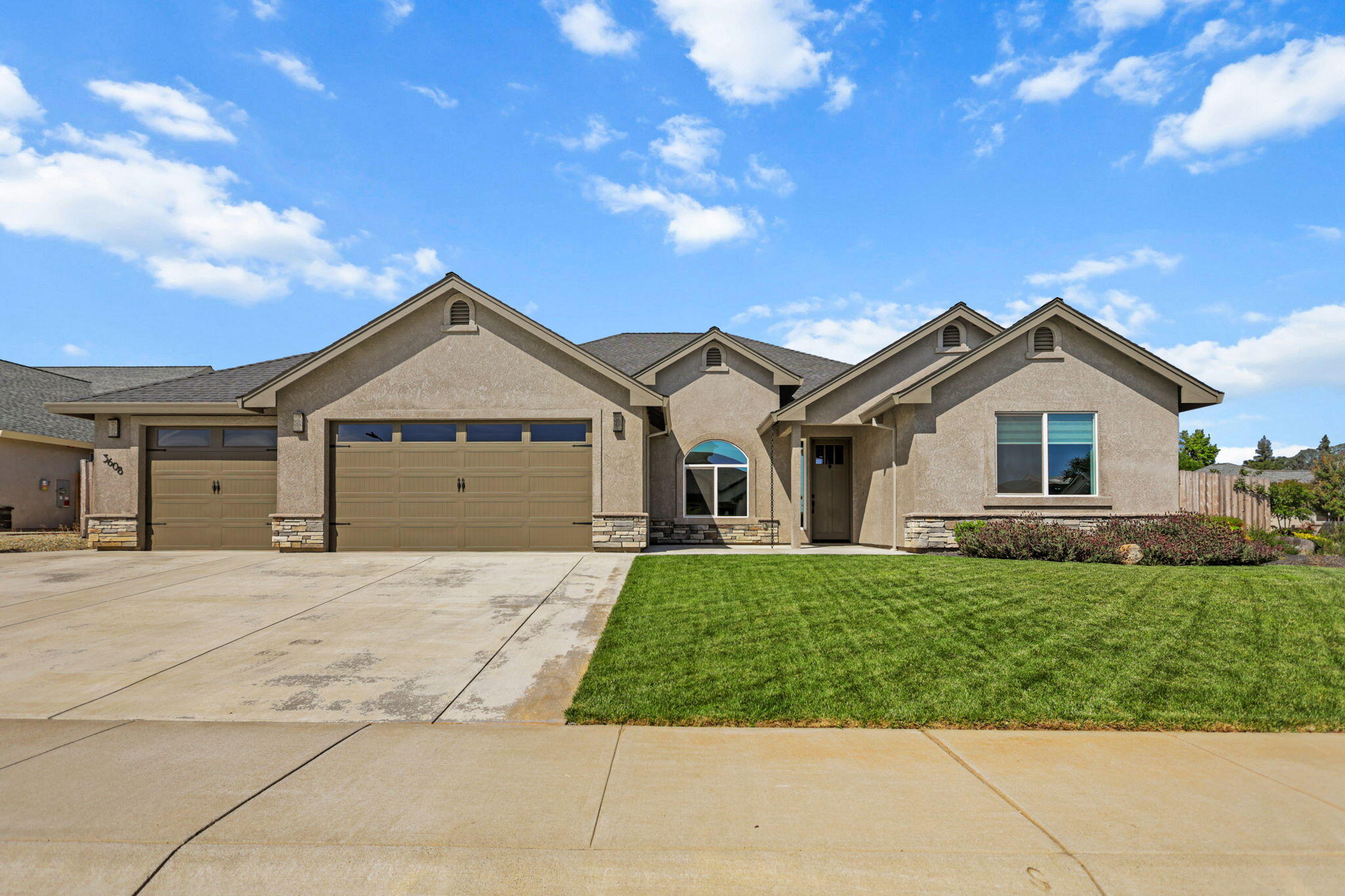 3608 Evert Place Redding, CA 96002 - Photo 1 of 46 49-web-or-mls-8Q0A6868_1