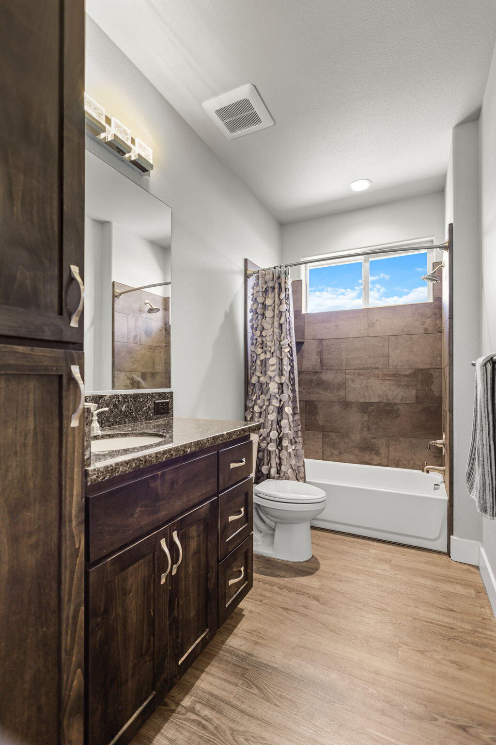 3608 Evert Place Redding, CA 96002 - Photo 21 of 46 10-web-or-mls-8Q0A6593_1