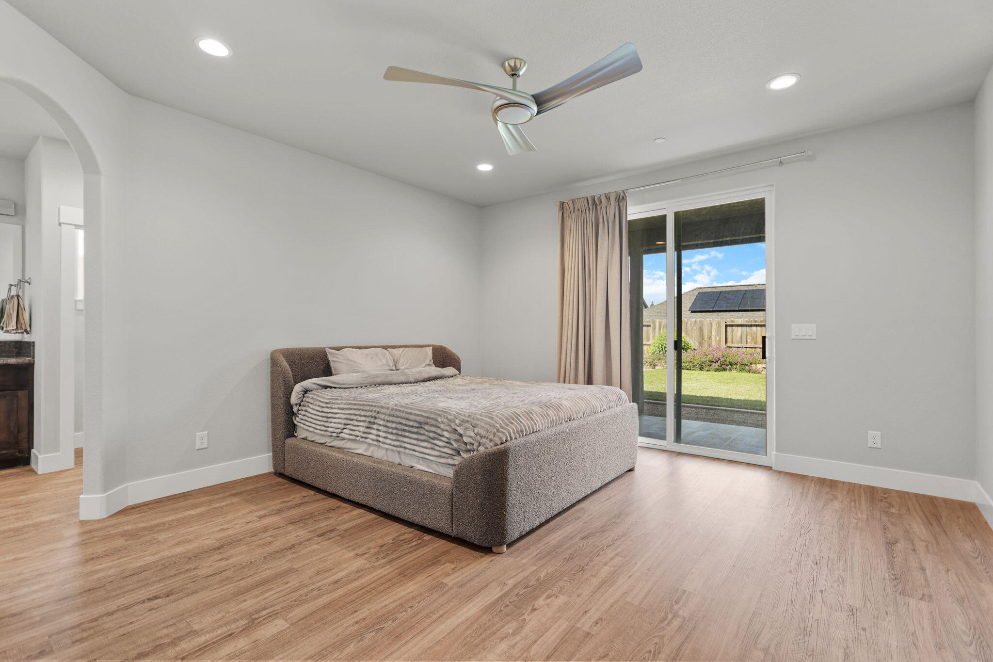 3608 Evert Place Redding, CA 96002 - Photo 26 of 46 13-web-or-mls-8Q0A6618_1