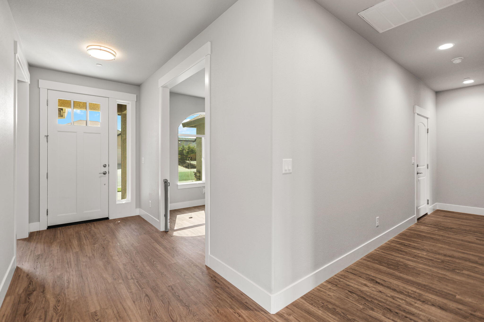 3608 Evert Place Redding, CA 96002 - Photo 5 of 46 2-web-or-mls-8Q0A6508_1