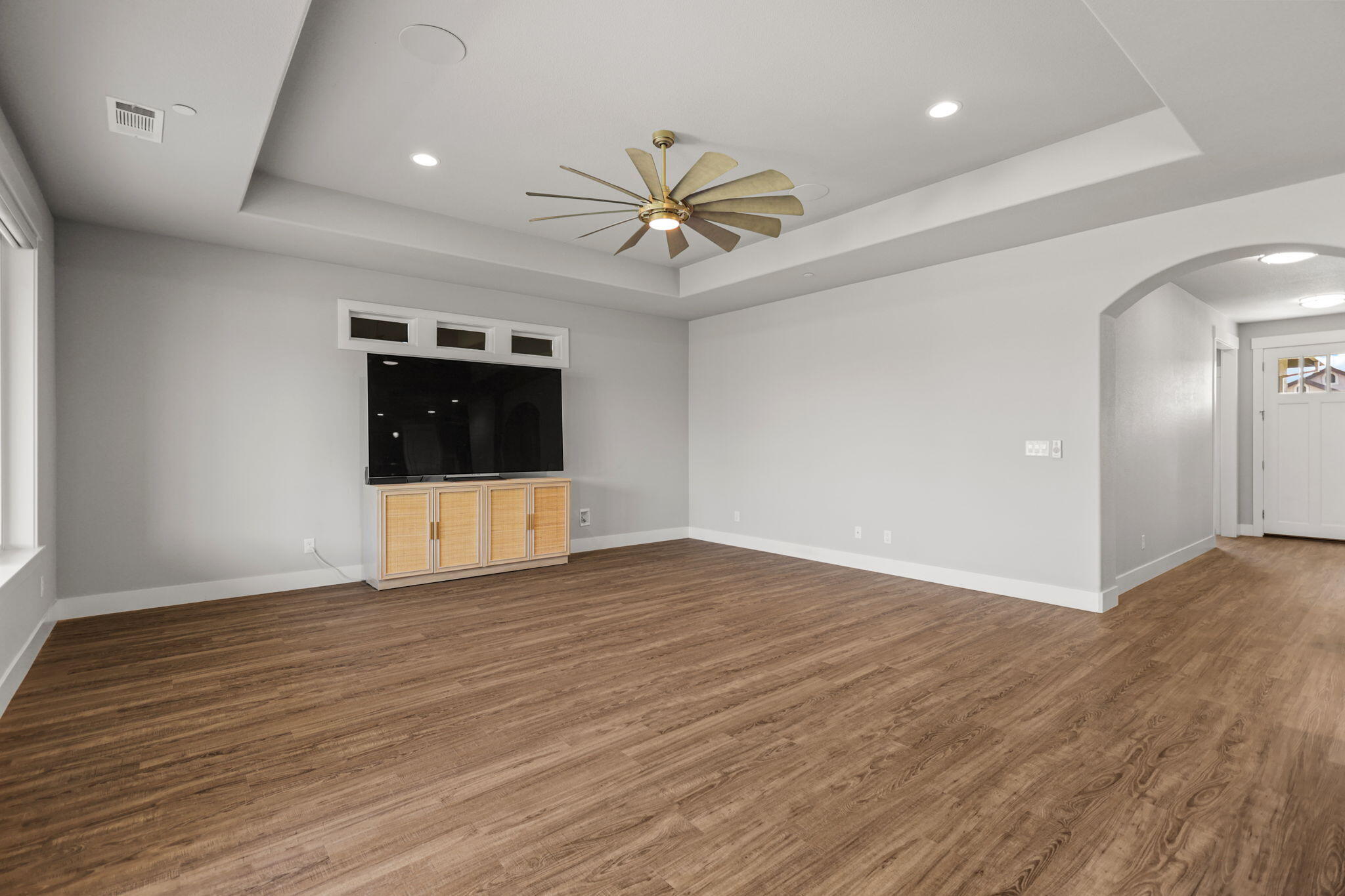 3608 Evert Place Redding, CA 96002 - Photo 9 of 46 23-web-or-mls-8Q0A6708_1