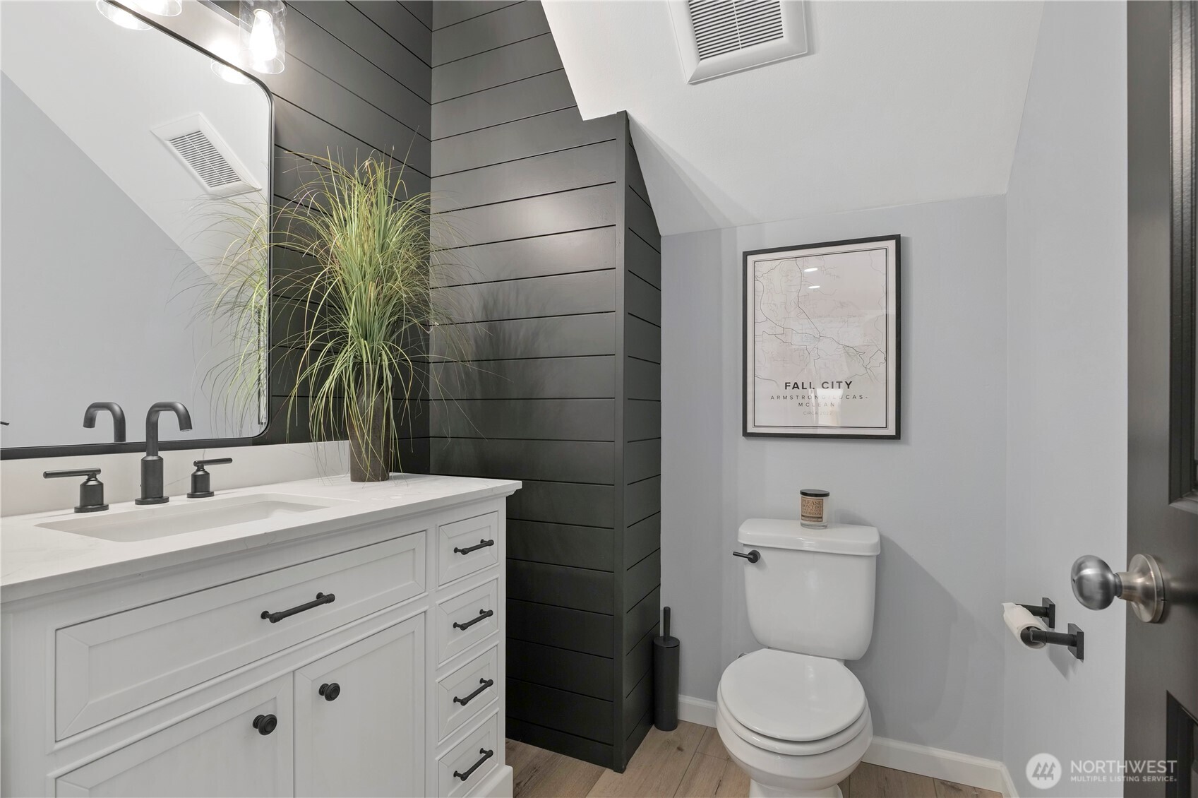 29020 Southeast Issaquah-Fall City Road Fall City, WA 98024 - Photo 13 of 40 Gallery Image 13