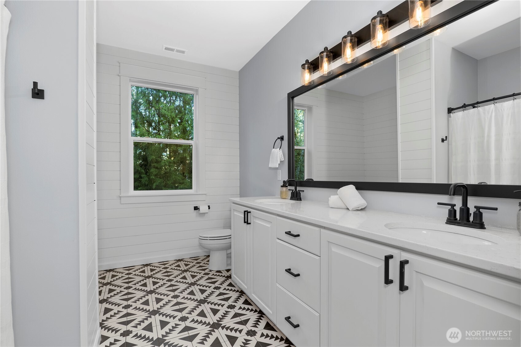 29020 Southeast Issaquah-Fall City Road Fall City, WA 98024 - Photo 15 of 40 Gallery Image 15