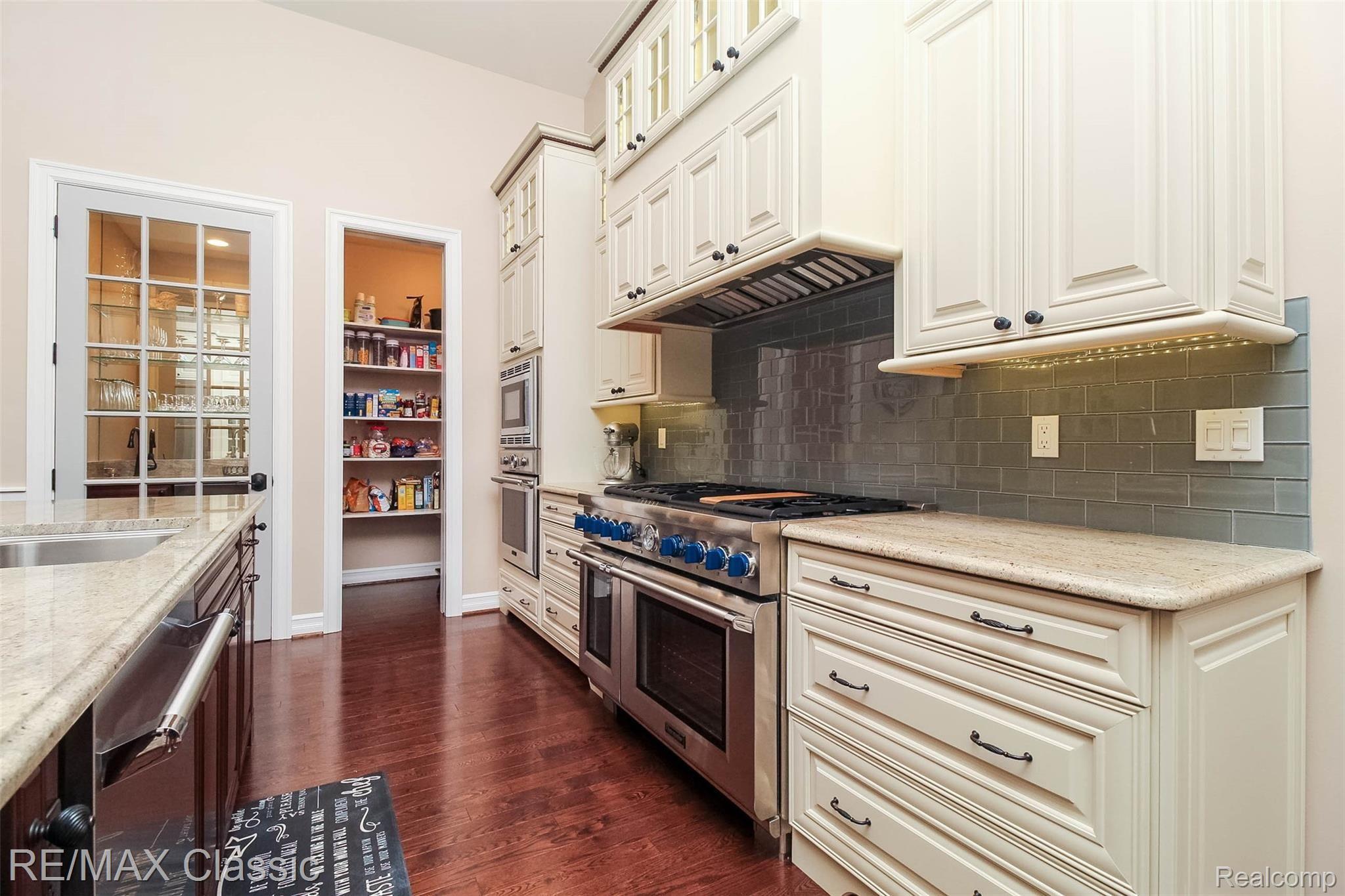 496 Inverness Highland, MI 48357 - Photo 16 of 53 14.jpg
